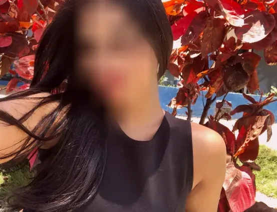 Anneke, 27