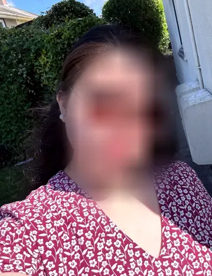 Isabel, 28
