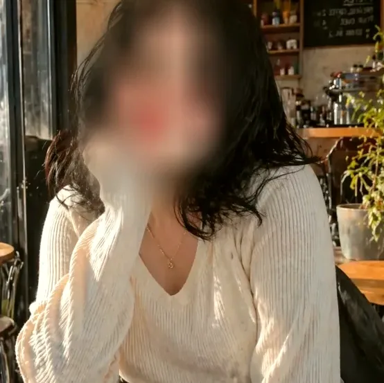 Lauren, 25