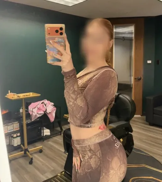 Leyla, 27