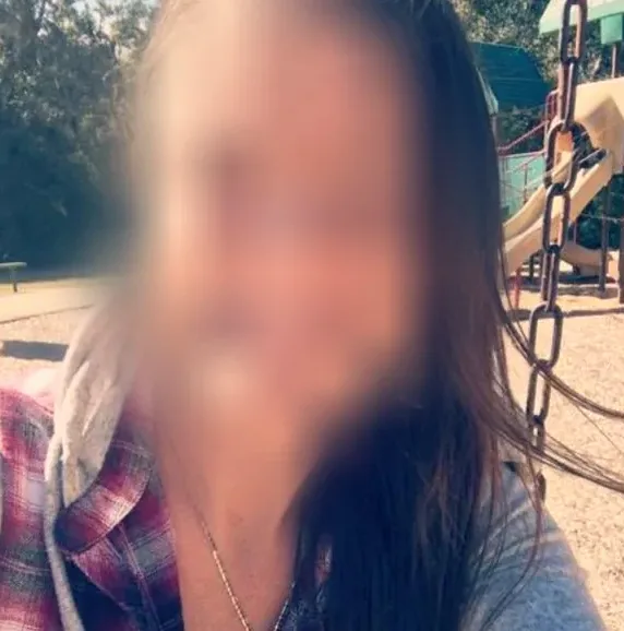 Nina, 39
