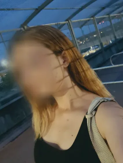Sara, 23