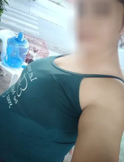 Zeynep, 29